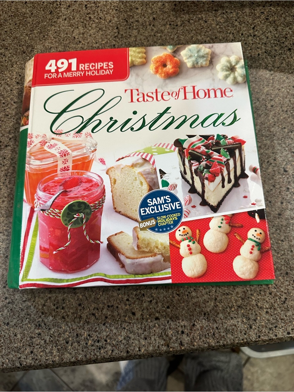 Taste of Home Christmas Cookbook in Red & Green